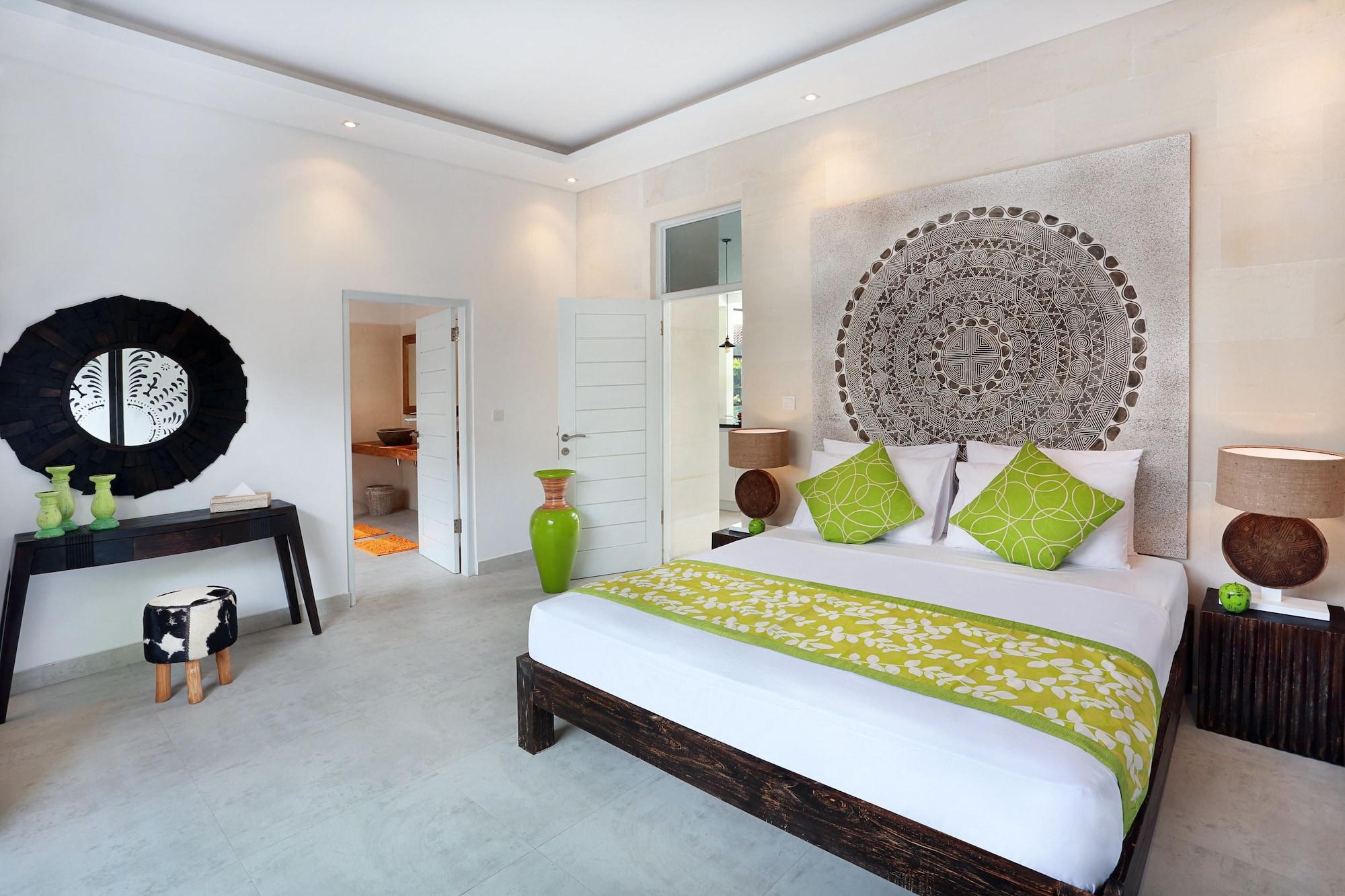 Seminyak White Design Villa Exterior photo