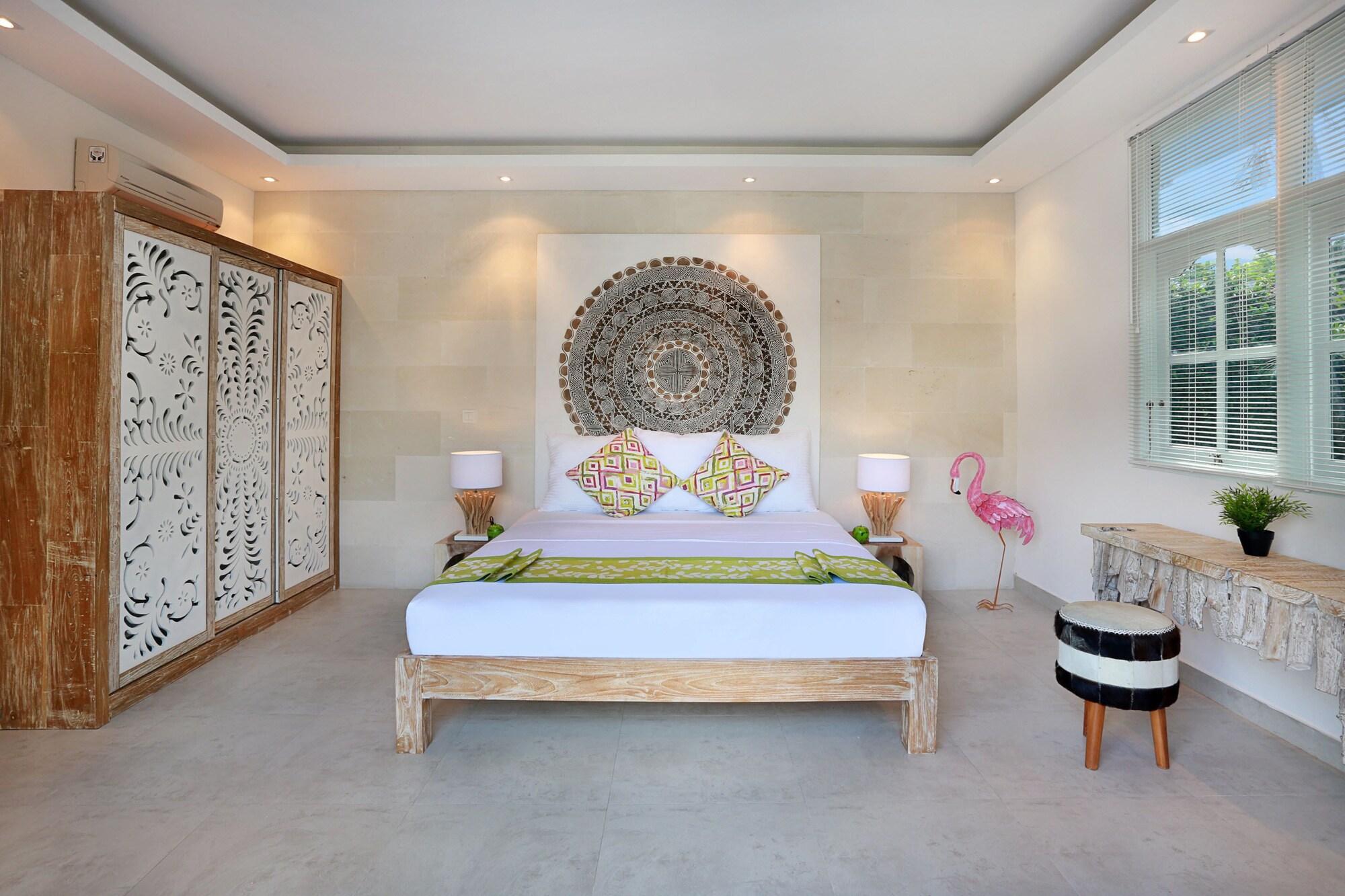 Seminyak White Design Villa Exterior photo
