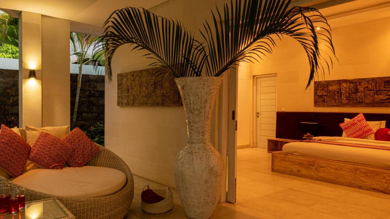 Seminyak White Design Villa Exterior photo