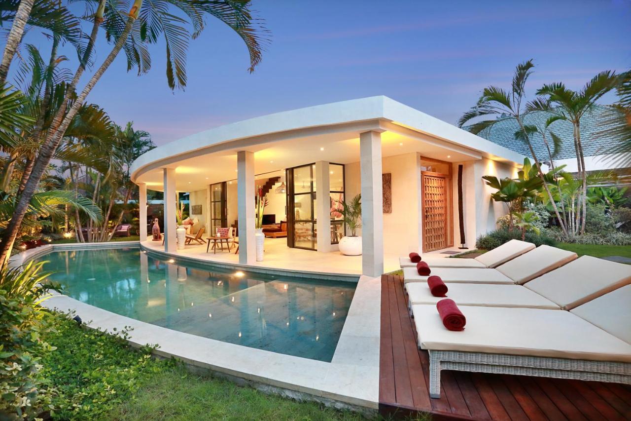 Seminyak White Design Villa Exterior photo
